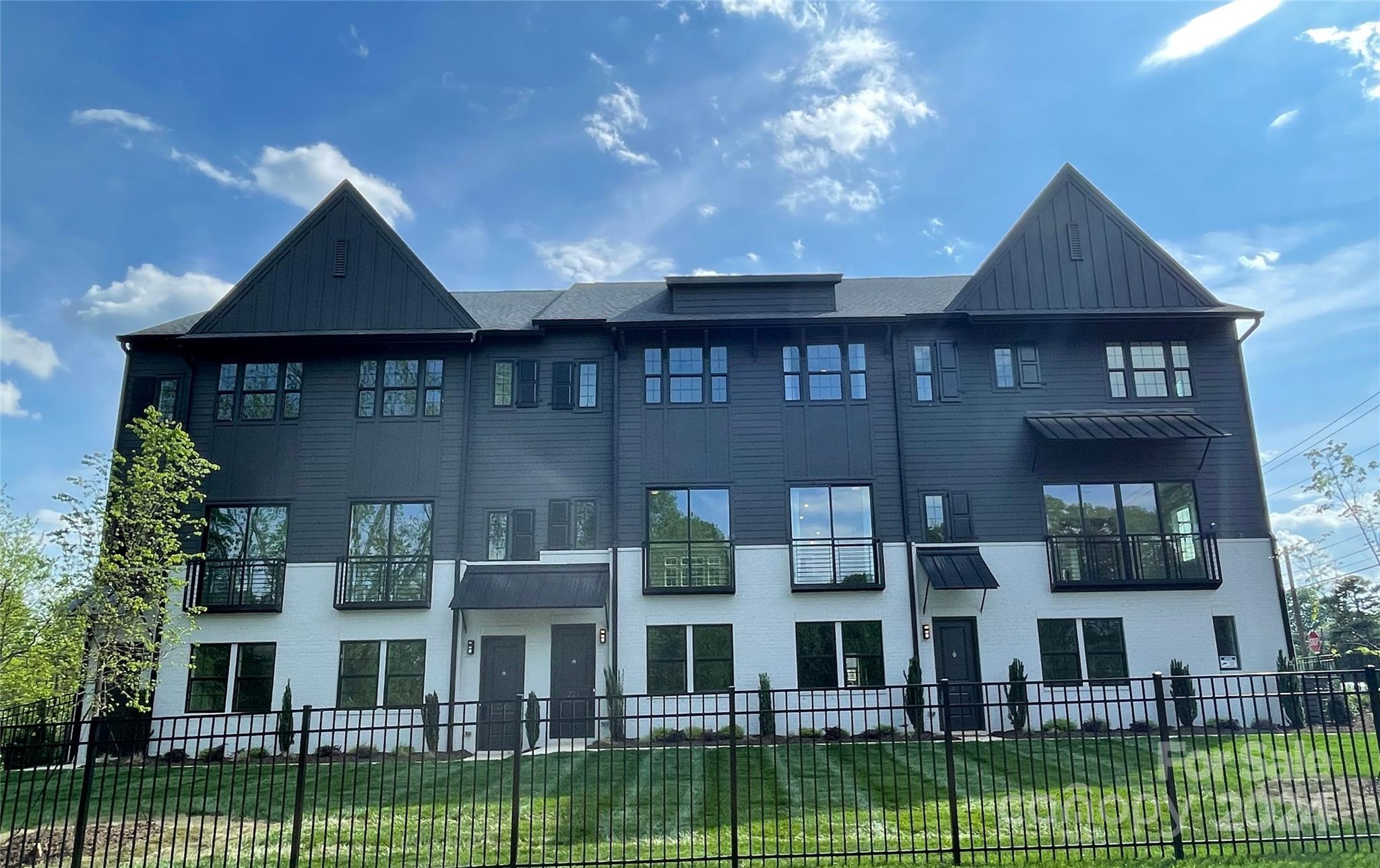 Sutton Park Ln, Charlotte, NC 28211