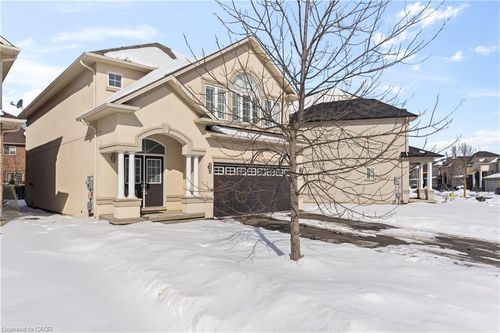 235 Fair St, Ancaster, ON, L9K0B9 | Card Image