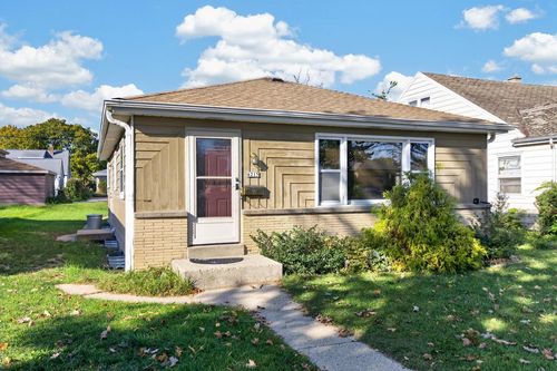 4215 N 73rd St, Milwaukee, WI, 53216-1045 | Card Image