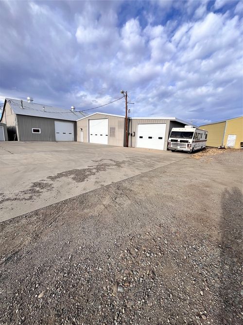 1117 E Railroad St, Cut Bank, MT, 59427-3133 | Card Image