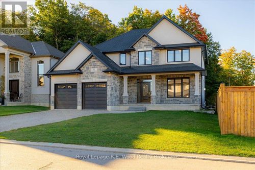 61 Sunview Dr, Norwich, ON, N0J1P0 | Card Image