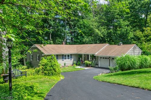 17 Hillcrest Dr, Randolph, NJ, 07869-4513 | Card Image