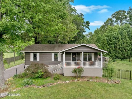 8202 Westland Dr, Knoxville, TN, 37919-4438 | Card Image
