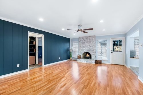 208 Woodmont Dr, Georgetown, TX, 78628-8742 | Card Image