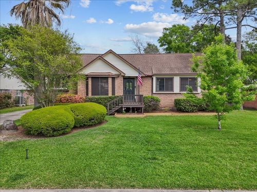 202 Harborcrest Dr, Seabrook, TX, 77586-4604 | Card Image