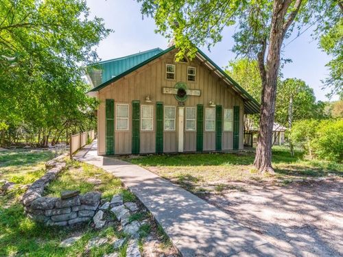 1005 Center Cir, Salado, TX, 76571-5866 | Card Image