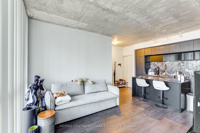 2501 - 88 Blue Jays Way, Condo with 2 bedrooms, 1 bathrooms and null parking in Toronto ON | Image 7