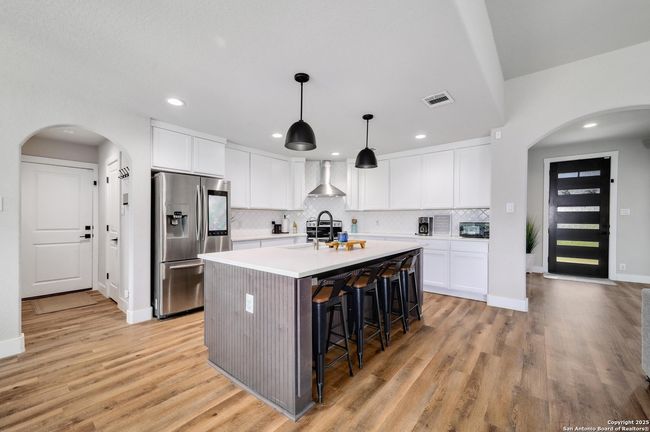 115 S Calvin Barrett, House other with 4 bedrooms, 3 bathrooms and null parking in Blanco TX | Image 7