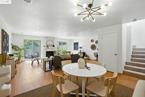 1038 Melrose Ave, Alameda, CA, 94502-7015 | Card Image