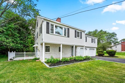 495 Johnson St, North Andover, MA, 01845-4704 | Card Image