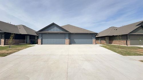 11405 University Drive, Oklahoma City, OK, 73114 | Card Image