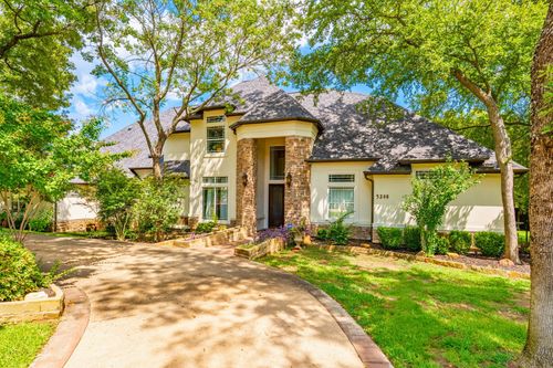 5208 Sun Meadow Dr, Flower Mound, TX, 75022-5680 | Card Image