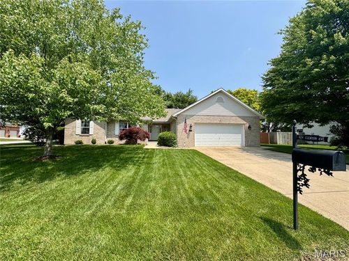 829 Clemson Ave, Fairview Heights, IL, 62208-3925 | Card Image