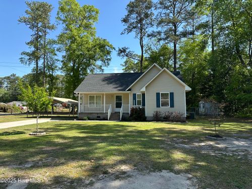 1304 Jones Cir, Laurinburg, NC, 28352-8576 | Card Image