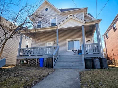 15 Warren St, Crafton, PA, 15205-3034 | Card Image