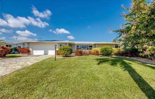 917 Se 43rd Ter, Cape Coral, FL, 33904-5364 | Card Image