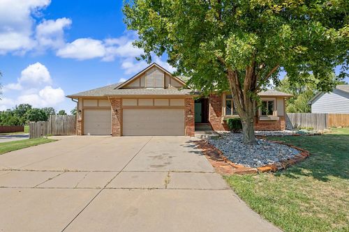 301 Pinecrest Pl, Andover, KS, 67002-9253 | Card Image