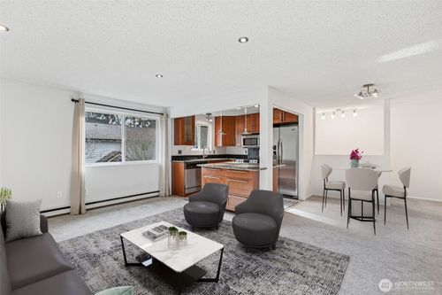 apt-4-7909 218th St Sw, Edmonds, WA, 98026-7964 | Card Image