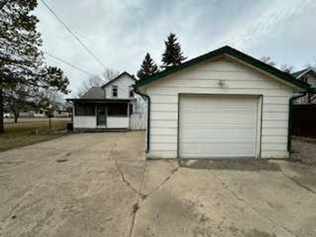 5107 47 Street, Home with 4 bedrooms, 1 bathrooms and 3 parking in Provost AB | Image 17