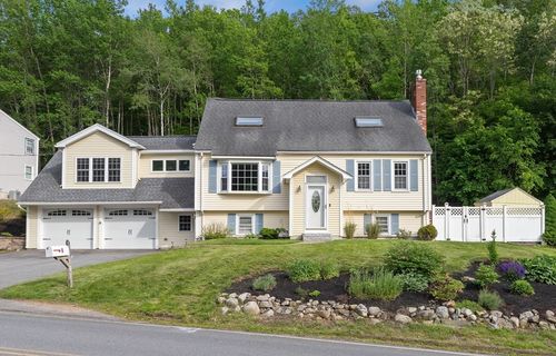 6 Gardner St, Groveland, MA, 01834-1220 | Card Image