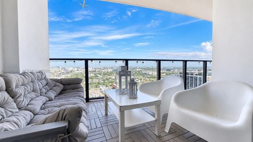 2512-1600 Ne 1st Ave, Miami, FL, 33132-1212 | Card Image
