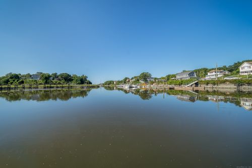 5 Shore Dr, Branford, CT, 06405-4734 | Card Image