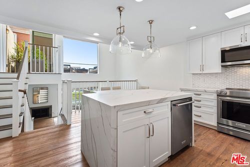 unit-306-6400 Pacific Ave, Playa del Rey, CA, 90293-7555 | Card Image