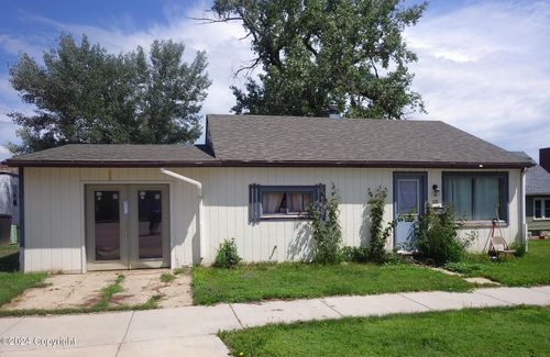 105 E 5th St, Gillette, WY, 82716-4301 | Card Image