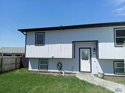 1304 Riverview Cir, Belle Fourche, SD, 57717-1631 | Card Image