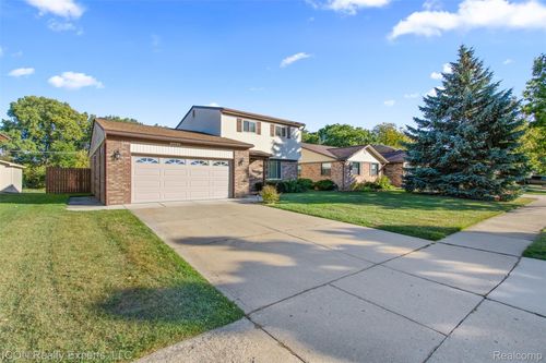 35418 Collingwood Dr, Sterling Heights, MI, 48312-4233 | Card Image