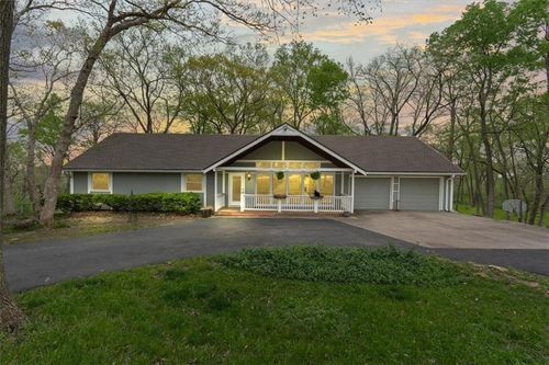 7770 Buckwood Dr, Smithville, MO, 64089-8597 | Card Image