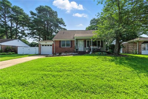 952 Redwood Cir, Virginia Beach, VA, 23464-2136 | Card Image