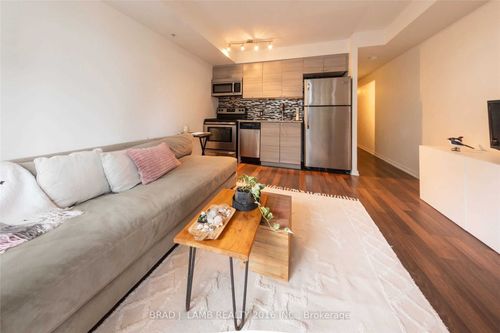 807-20 Joe Shuster Way, Toronto, ON, M6K0A3 | Card Image