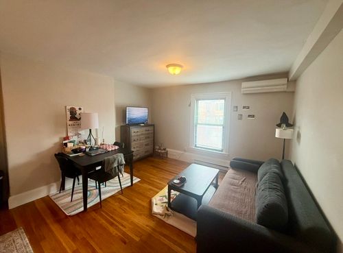 4r-221 Newbury St., Boston, MA, 02116 | Card Image