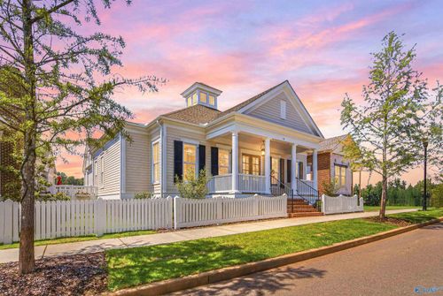 10 Angell St Nw, Huntsville, AL, 35806-6502 | Card Image