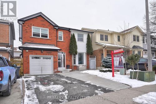 77 Stoneledge Cir, Brampton, ON, L6R1G8 | Card Image