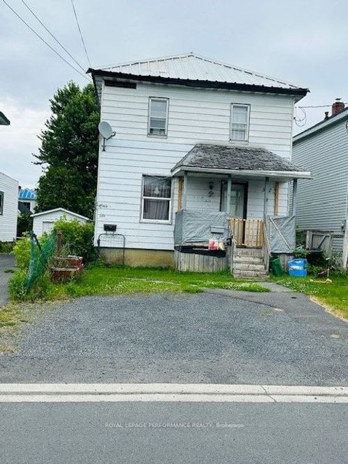 332 Alice St, Cornwall, ON, K6H4S2 | Card Image