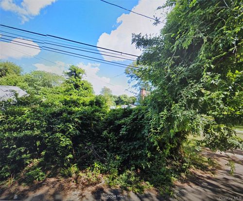 11 Cypress St, Wyandanch, NY, 11798-4024 | Card Image