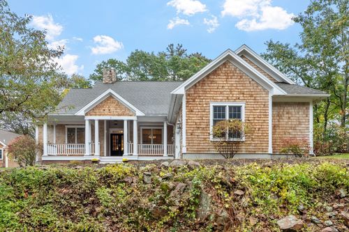 2 Greenbrier Rd, Manchester, MA, 01944 | Card Image
