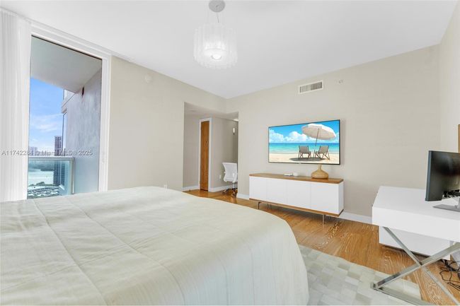 APT-2011 - 19400 Turnberry Way, Condo with 3 bedrooms, 3 bathrooms and null parking in Aventura FL | Image 23