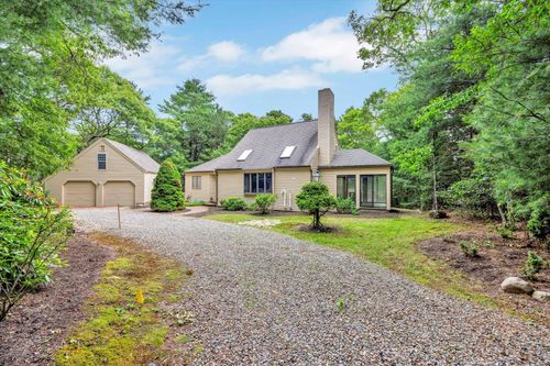 9 North Way, Mashpee, MA, 02649-3528 | Card Image