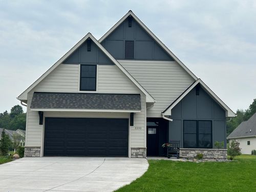 2461 Sharon Ln, Hudson, WI, 54016-4007 | Card Image