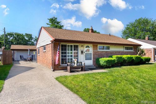 11252 Ocalla Dr, Warren, MI, 48089-3844 | Card Image