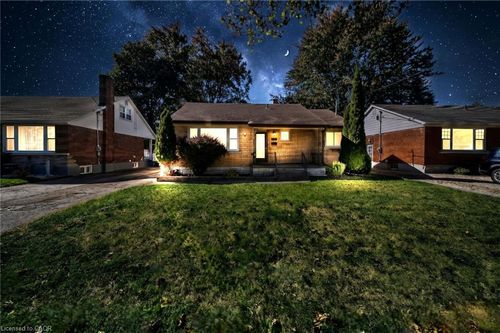457 Dumfries Ave, Kitchener, ON, N2H2E9 | Card Image
