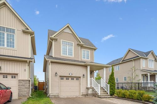 151 Courtney St, Fergus, ON, N1M0E2 | Card Image