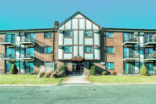 apt-107-159 Bittersweet Ln, Randolph, MA, 02368-3953 | Card Image