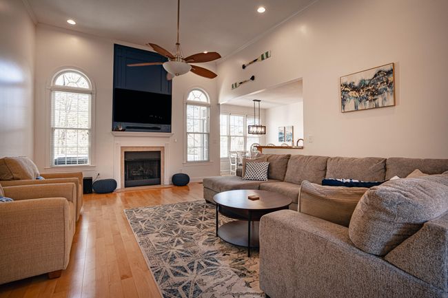 Living Room | Image 6