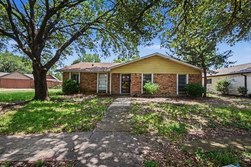 4237 Foliage Dr, Garland, TX, 75043-3212 | Card Image