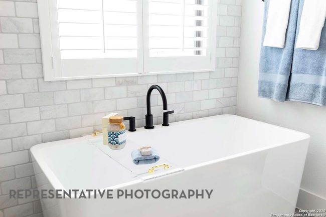 310 Cleveland, House other with 4 bedrooms, 5 bathrooms and null parking in New Braunfels TX | Image 27