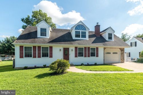 777 Depot Ln, QUAKERTOWN, PA, 18951-2535 | Card Image